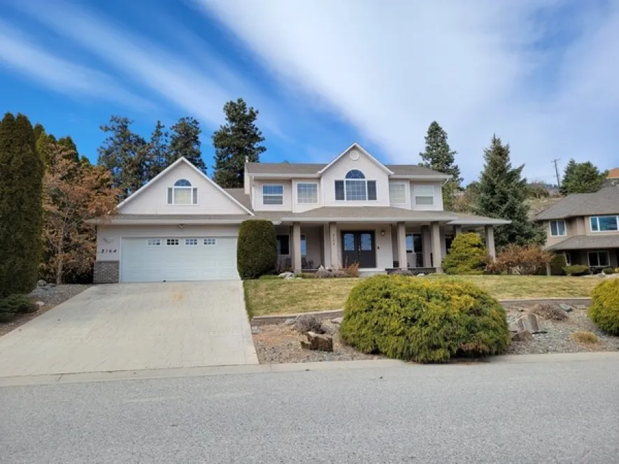 ExteriorPhoto for House Plan #102910