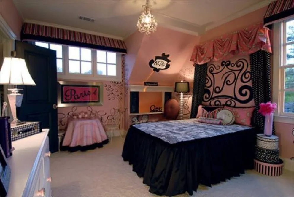 InteriorPhoto for House Plan #123285