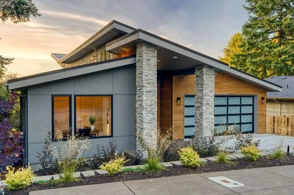 ExteriorPhoto for House Plan #348292