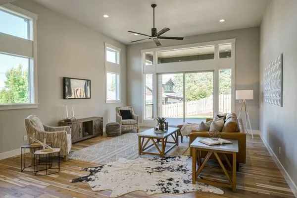 InteriorPhoto for House Plan #342073