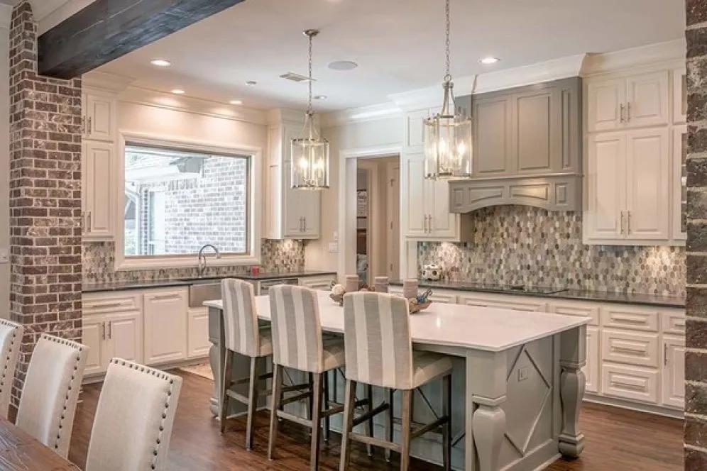 InteriorPhoto for House Plan #303552