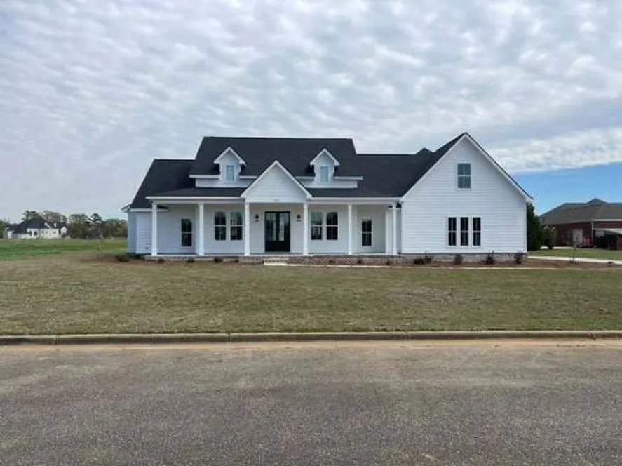 ExteriorPhoto for House Plan #900922