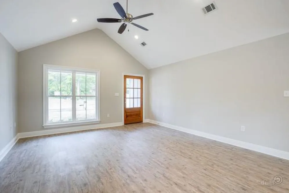 InteriorPhoto for House Plan #302921