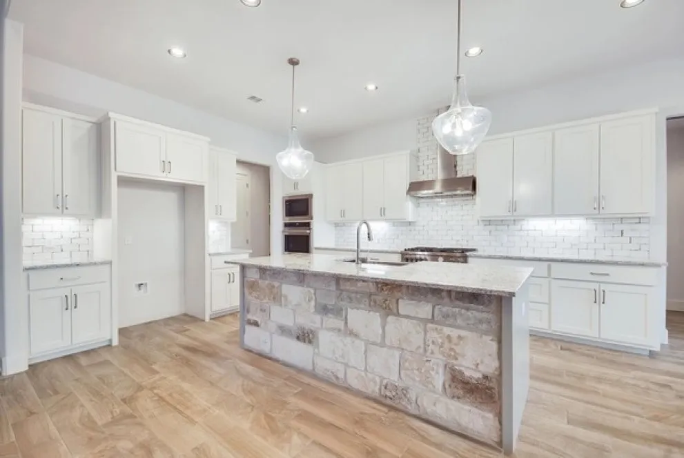 InteriorPhoto for House Plan #304403