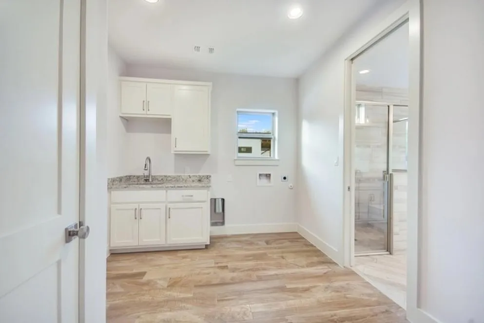 InteriorPhoto for House Plan #304403