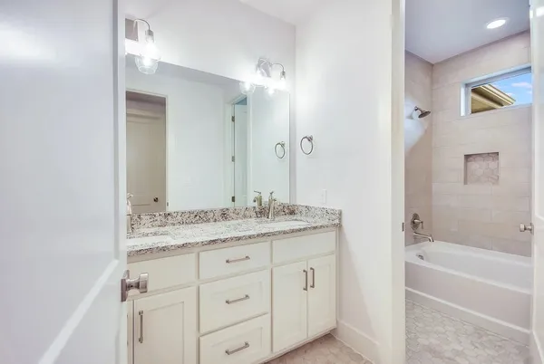 InteriorPhoto for House Plan #304403