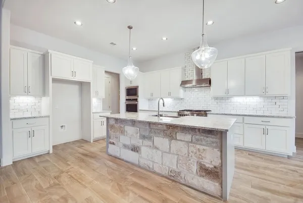 InteriorPhoto for House Plan #304403