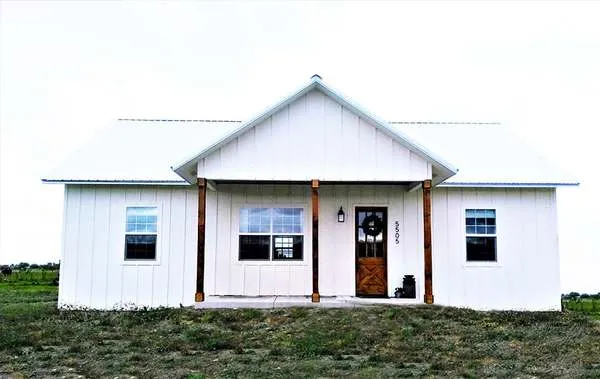 ExteriorPhoto for House Plan #435301