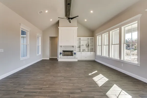 InteriorPhoto for House Plan #904591