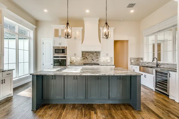 InteriorPhoto for House Plan #905672