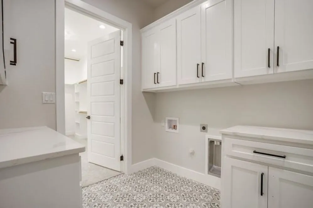 InteriorPhoto for House Plan #904352