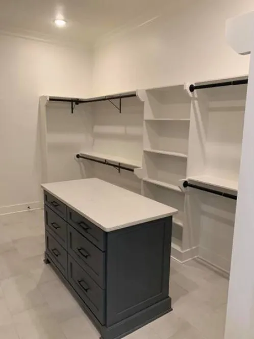 InteriorPhoto for House Plan #906122