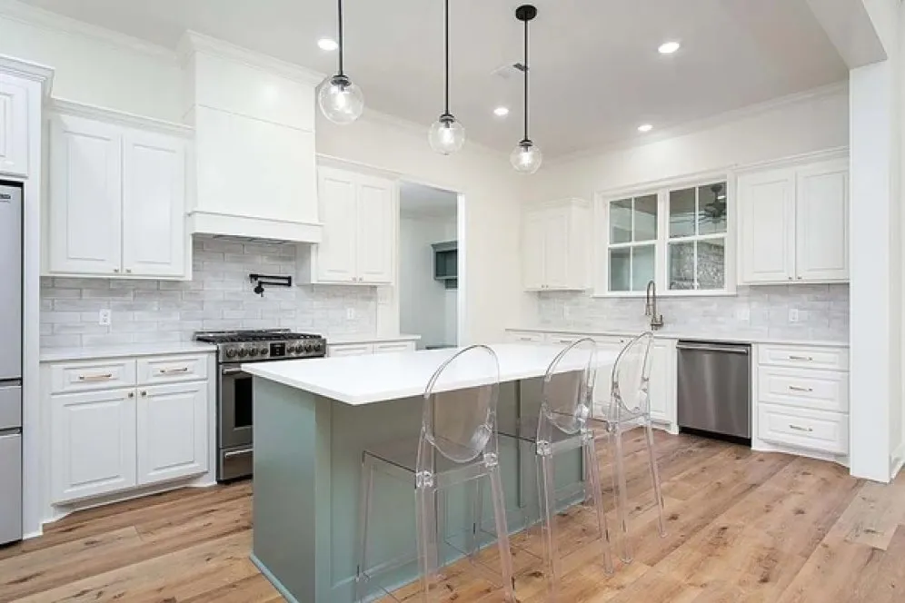 InteriorPhoto for House Plan #304932