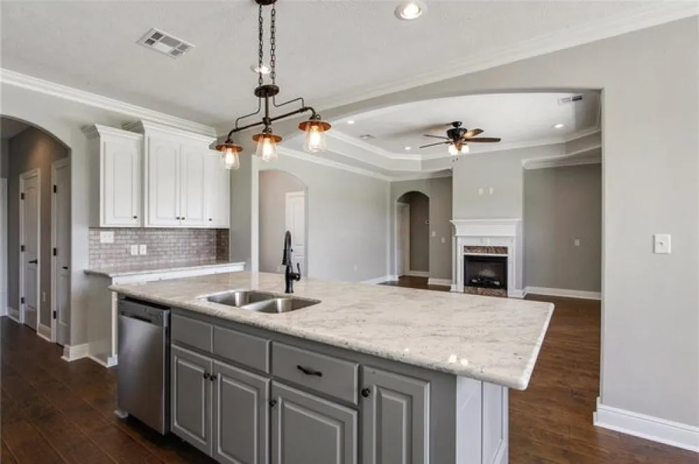 InteriorPhoto for House Plan #302081