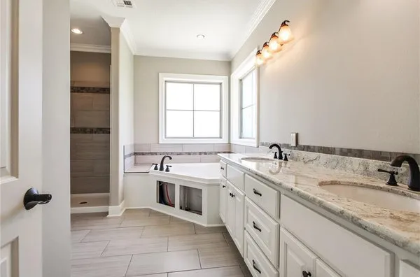 InteriorPhoto for House Plan #302081