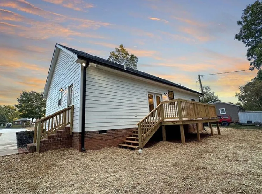 ExteriorPhoto for House Plan #434331