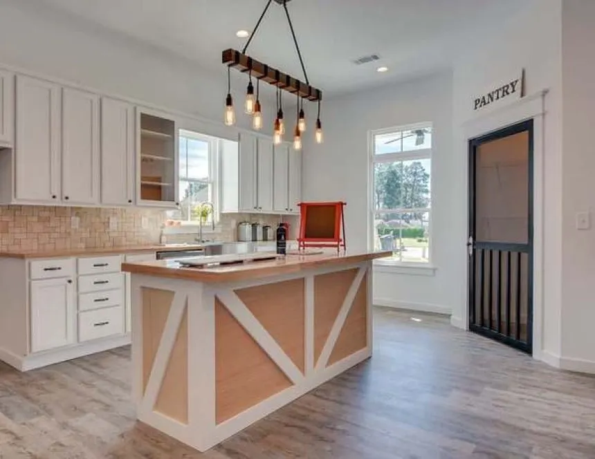 InteriorPhoto for House Plan #438091